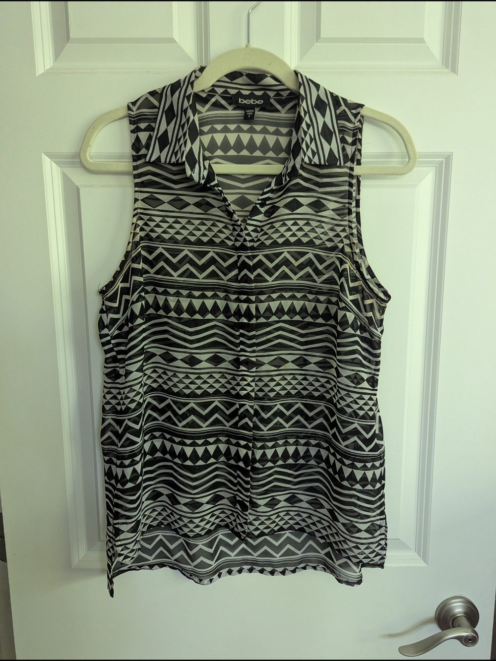 bebe Black & White Geometric Sleeveless Blouse